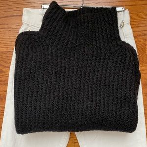 Anthropologie relaxed sweater in chunky knit cotton blend. Super soft! XS